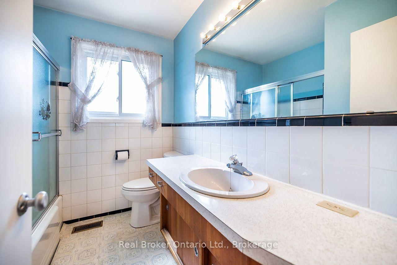 125 Baldwin Street • Oshawa, ON photo 13