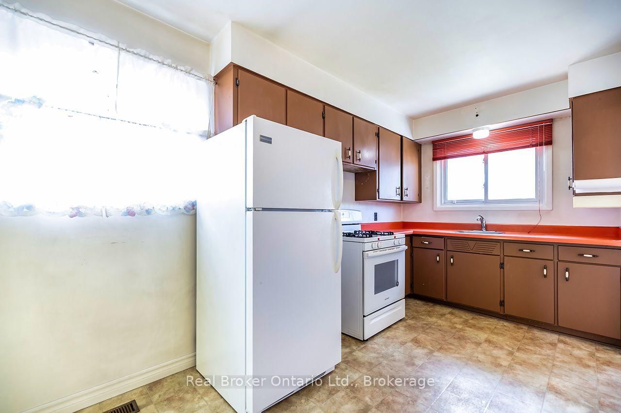 125 Baldwin Street • Oshawa, ON photo 6