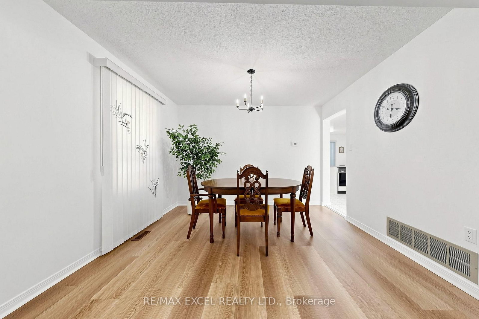 33 Wharton Square • Toronto, ON photo 11
