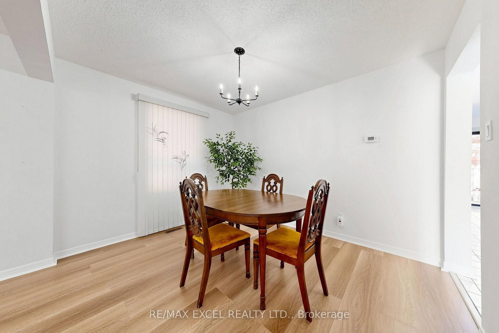 33 Wharton Square • Toronto, ON photo 14