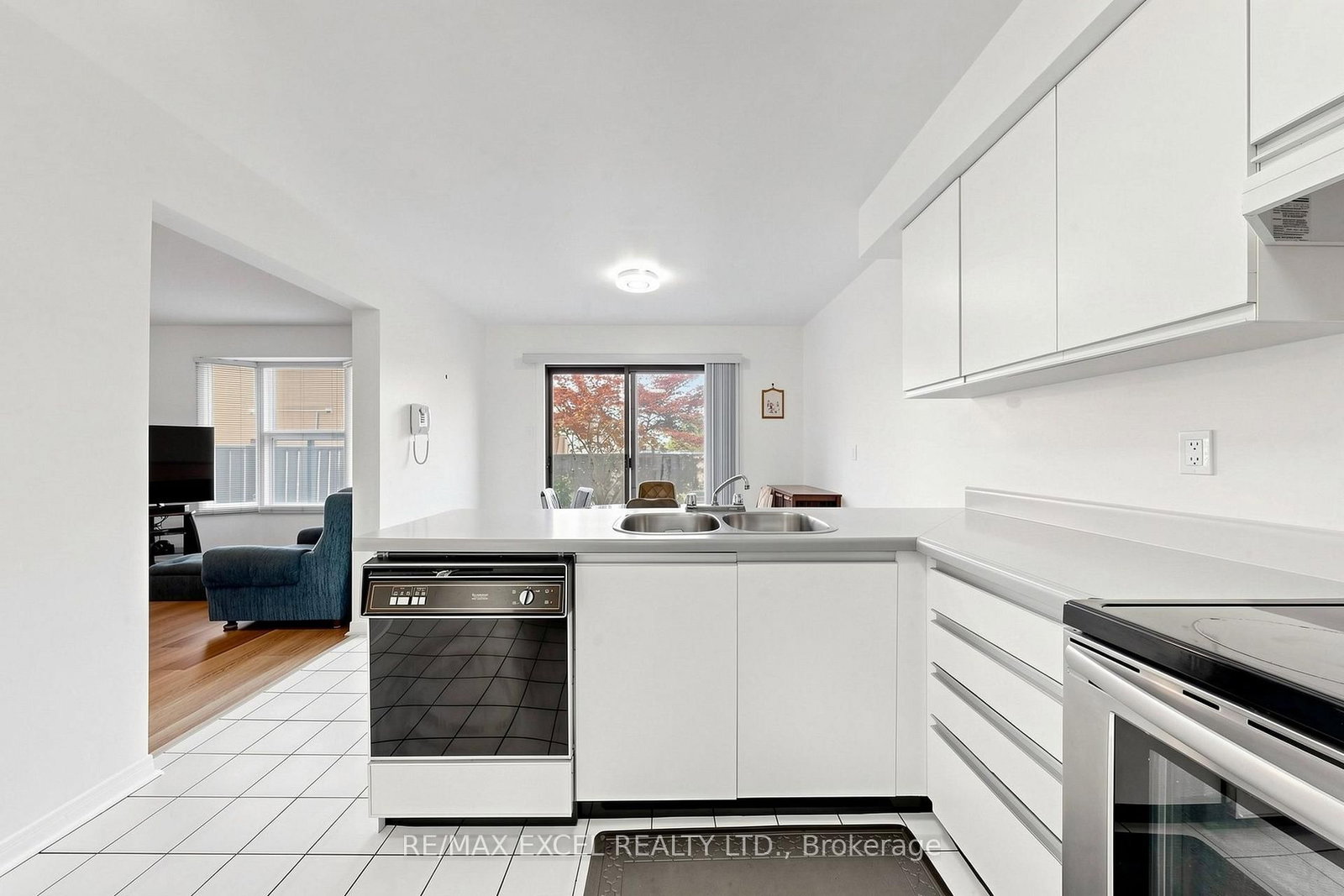 33 Wharton Square • Toronto, ON photo 21