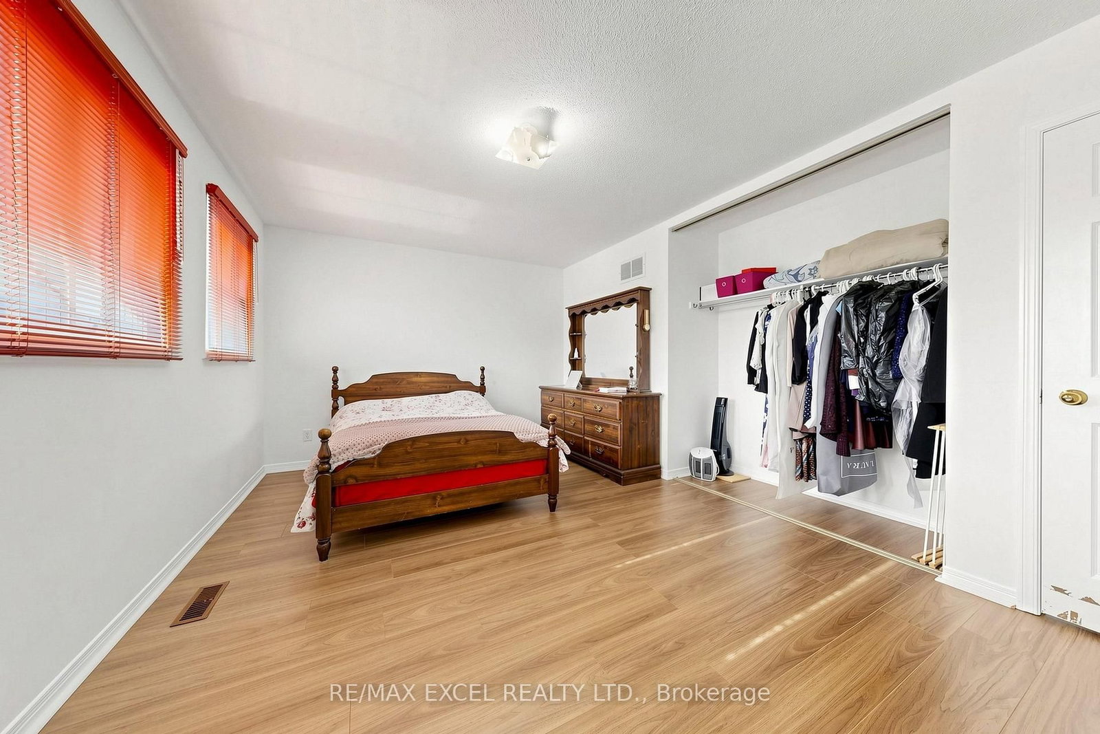 33 Wharton Square • Toronto, ON photo 38