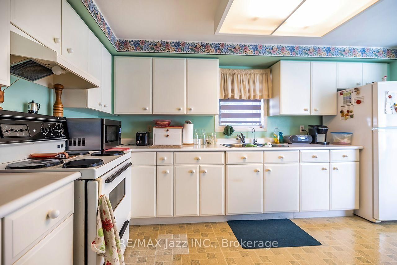 5 King Court • Clarington, ON photo 10
