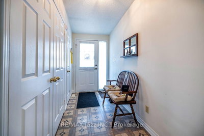 5 King Court • Clarington, ON photo 6
