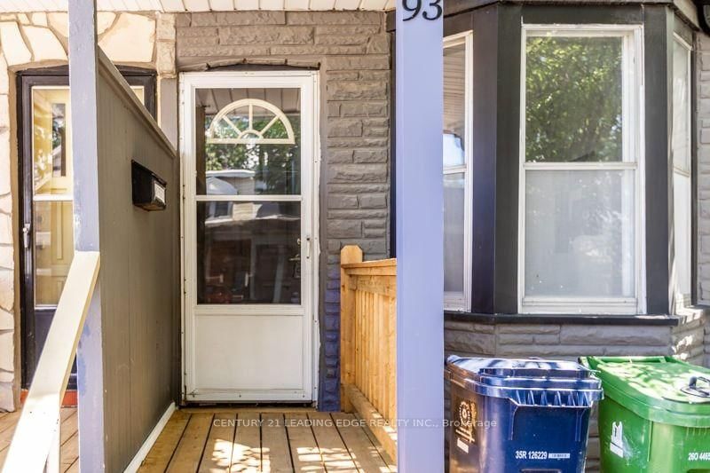 93 Muriel Avenue N • Toronto, ON photo 5