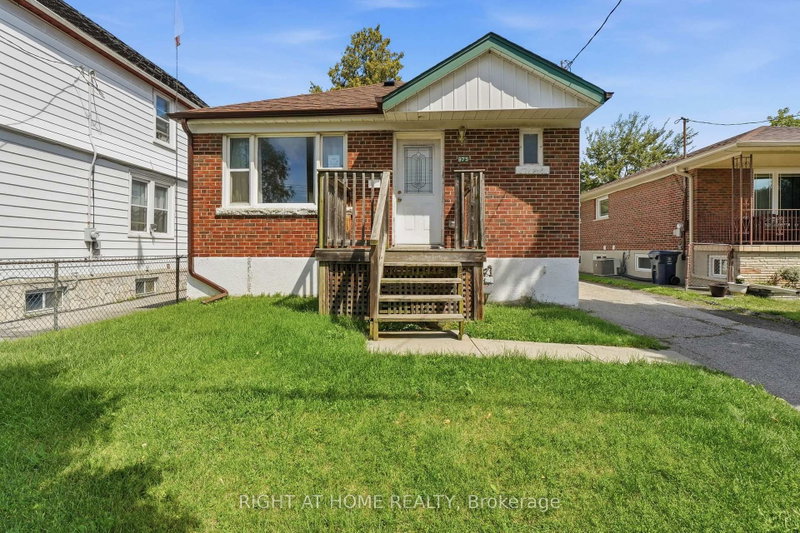 975 Victoria Park Avenue