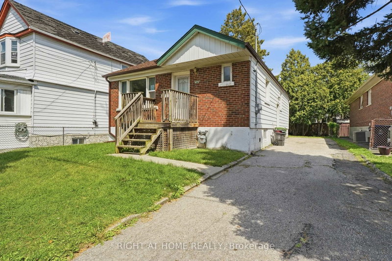 975 Victoria Park Avenue