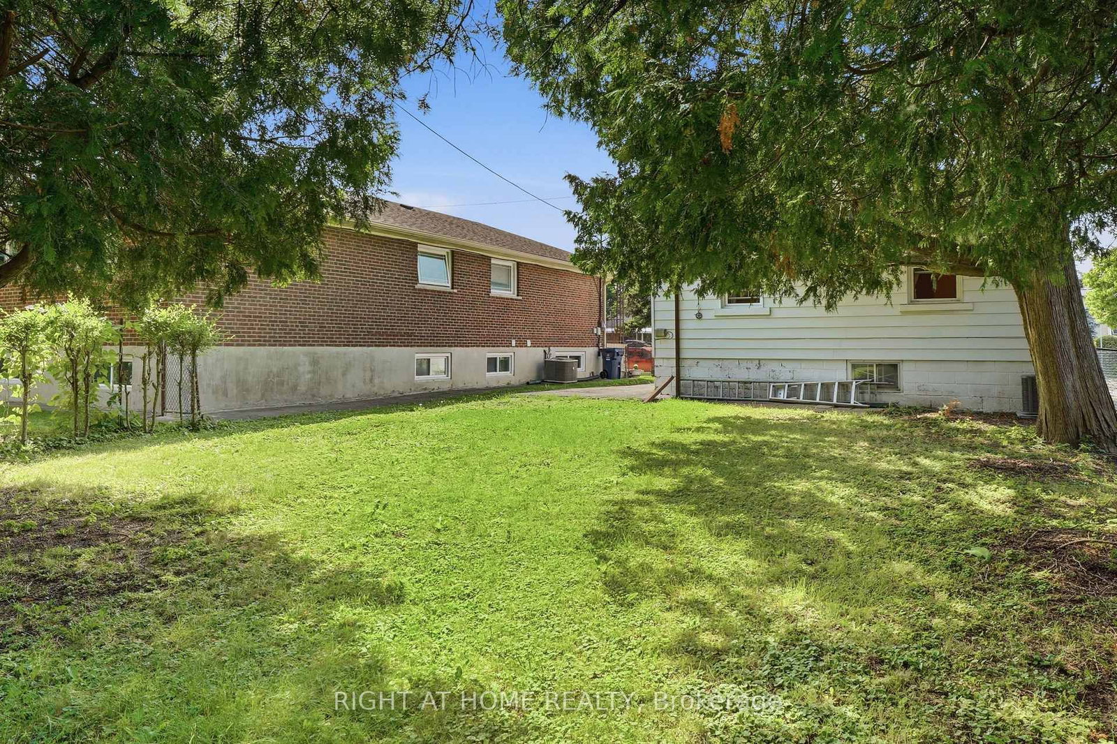 975 Victoria Park Avenue • Toronto, ON photo 28