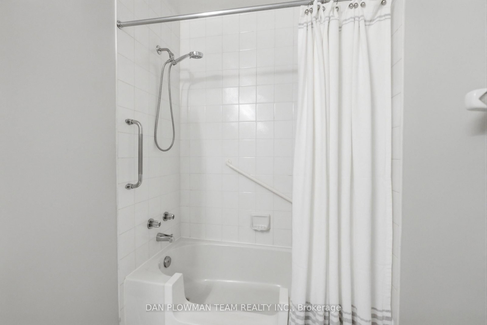191 Lake Driveway Drive W • #410 • Ajax, ON photo 19