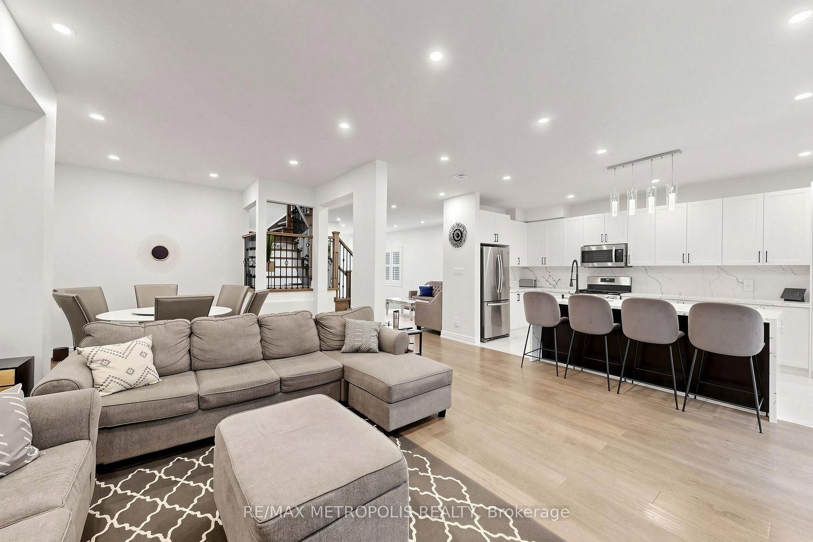 30A Cedar Drive • Toronto, ON photo 11