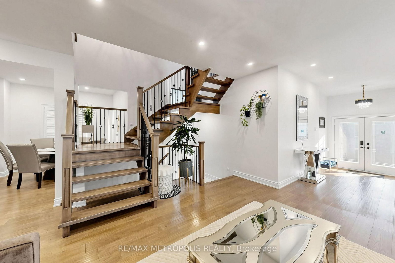 30A Cedar Drive • Toronto, ON photo 6