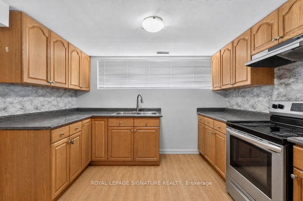 128 Trinnell Boulevard • Toronto, ON photo 27