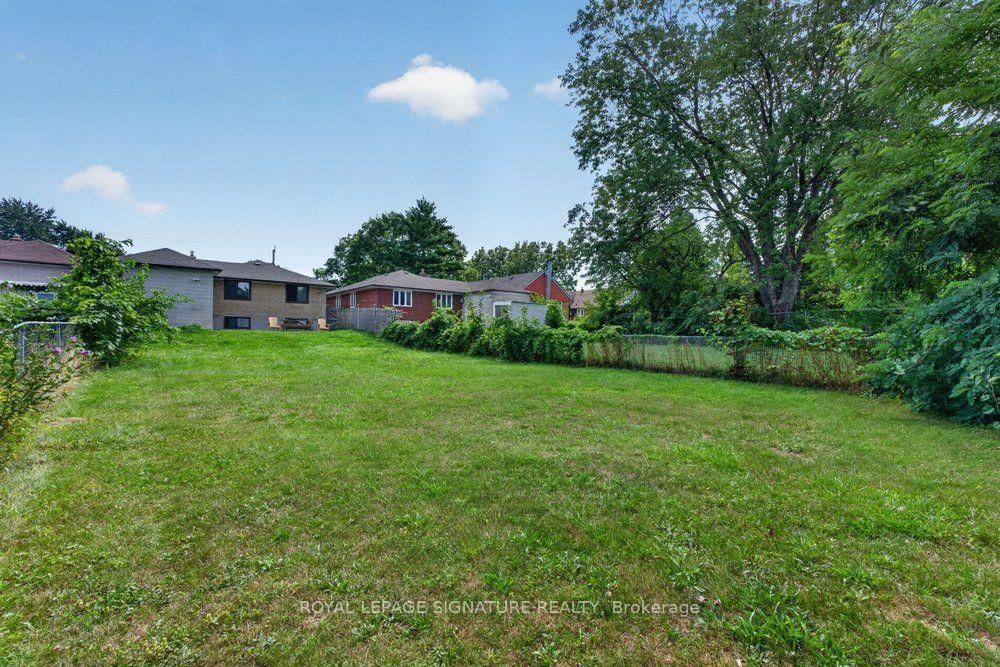 128 Trinnell Boulevard • Toronto, ON photo 40