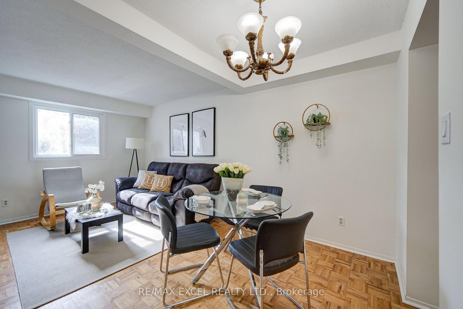 142 Shady Hollow Drive • Toronto, ON photo 11