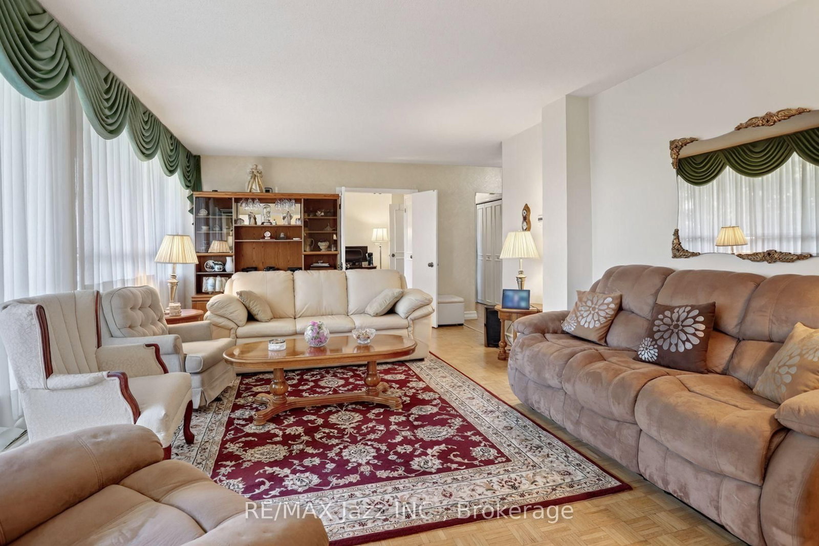 363 Simcoe Street N • #401 • Oshawa, ON photo 11