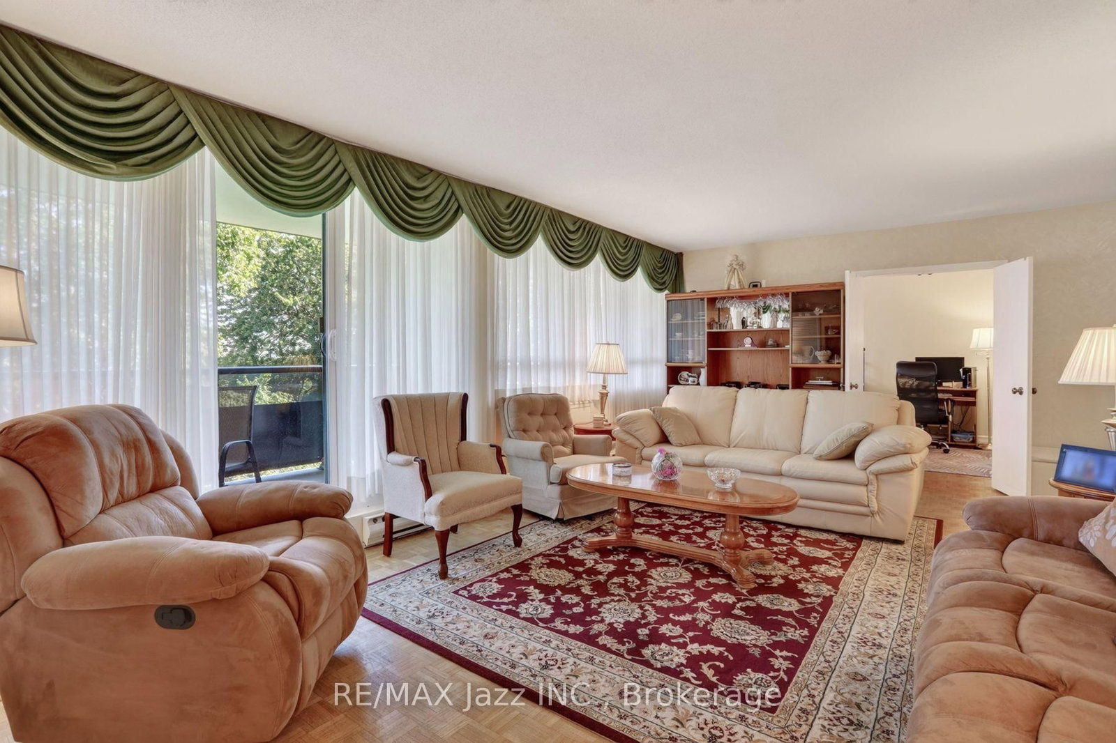 363 Simcoe Street N • #401 • Oshawa, ON photo 12