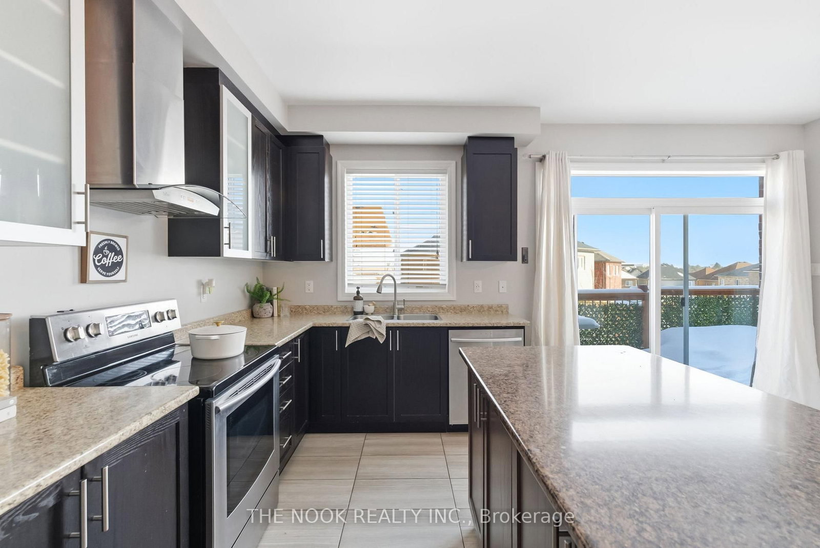 2507 Standardbred Drive • Oshawa, ON photo 9