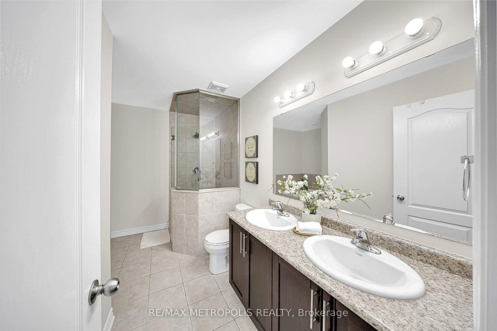 23 Gordon Cowling Street • Clarington, ON photo 14