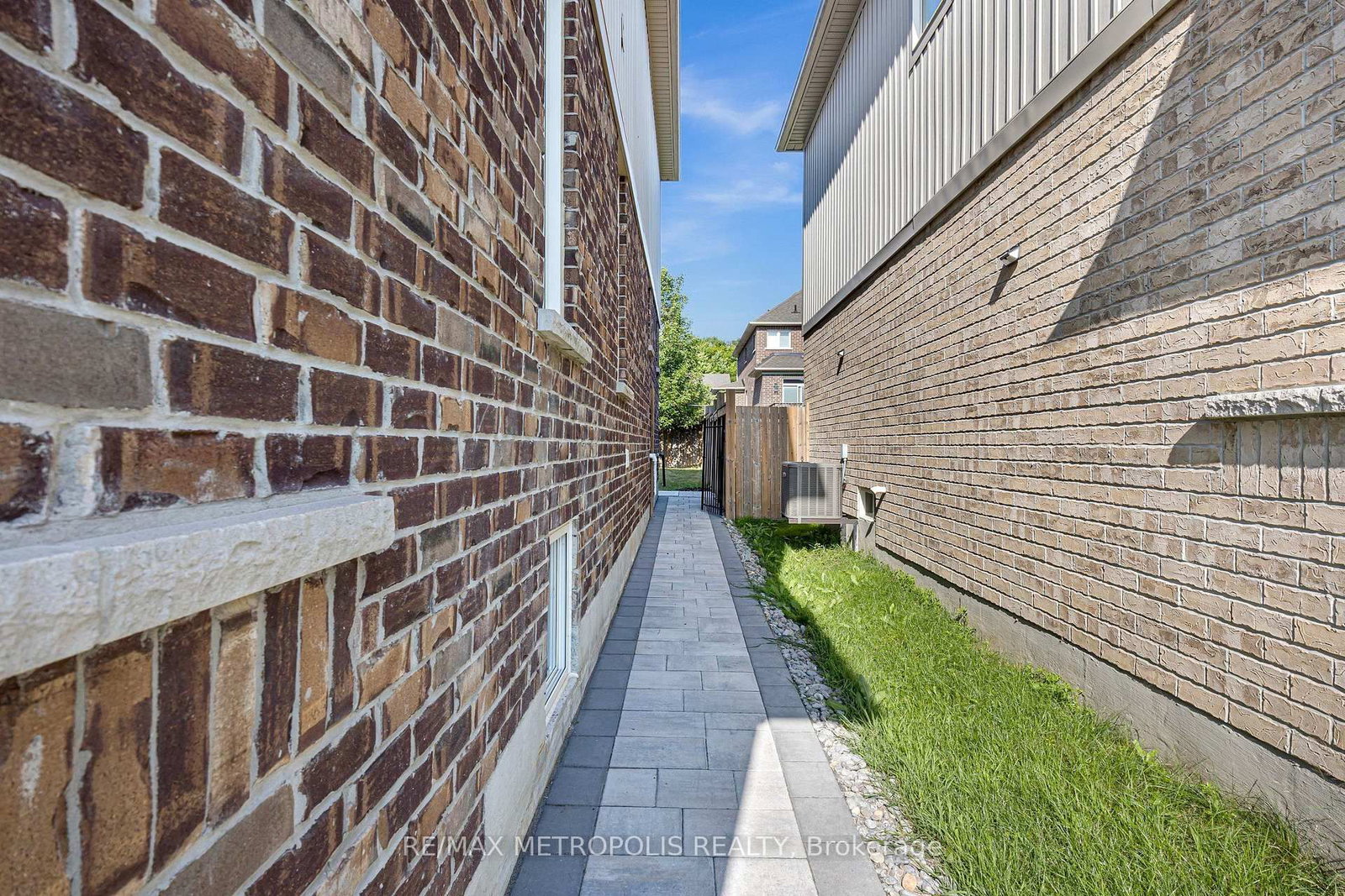 23 Gordon Cowling Street • Clarington, ON photo 20
