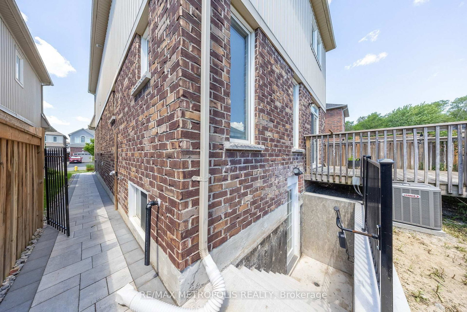23 Gordon Cowling Street • Clarington, ON photo 21
