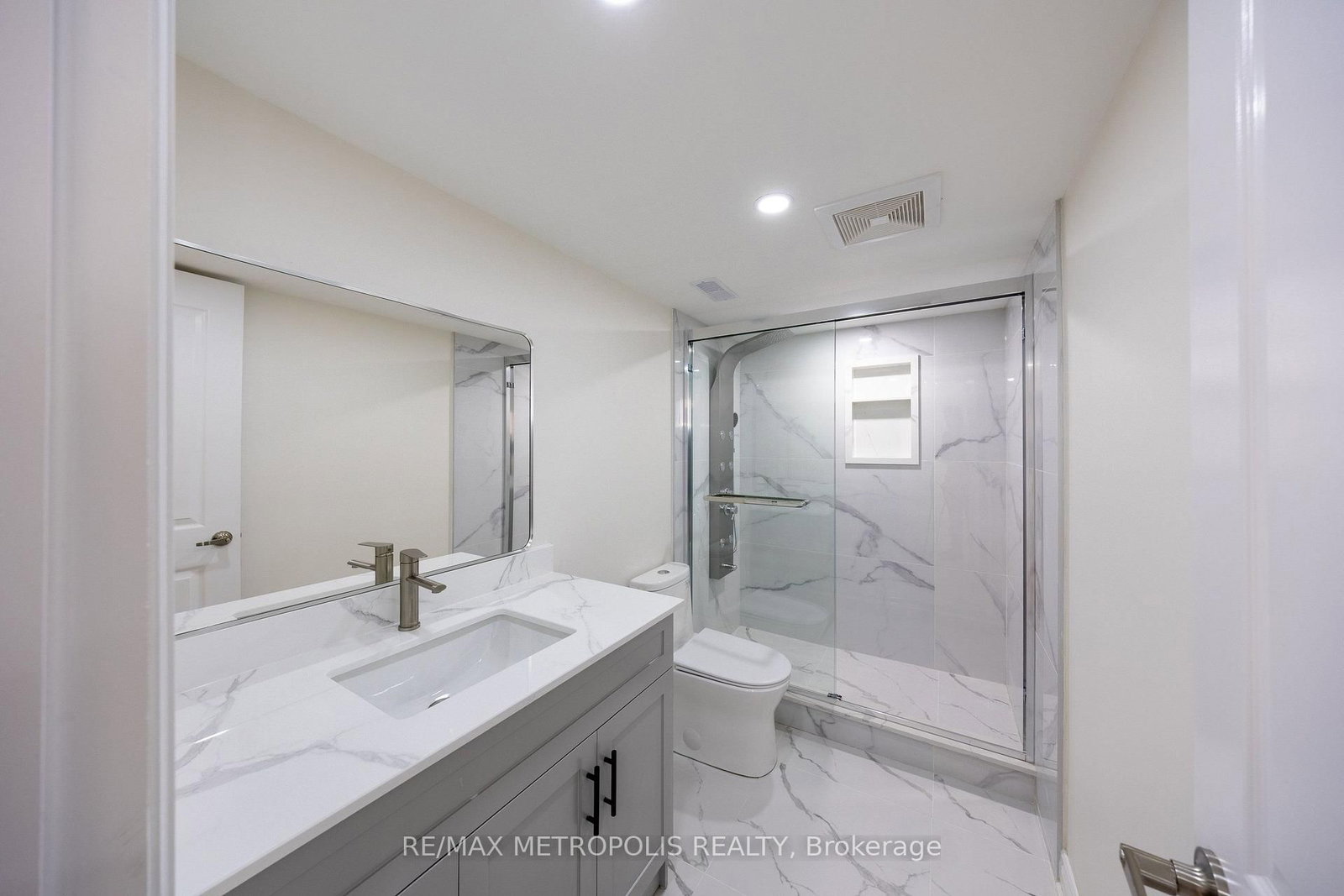 23 Gordon Cowling Street • Clarington, ON photo 27