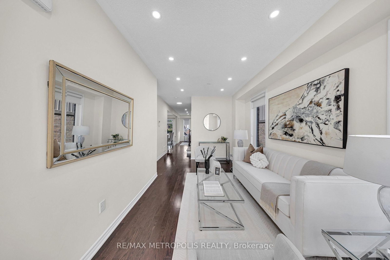 23 Gordon Cowling Street • Clarington, ON photo 3