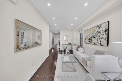 23 Gordon Cowling Street • Clarington, ON photo 3