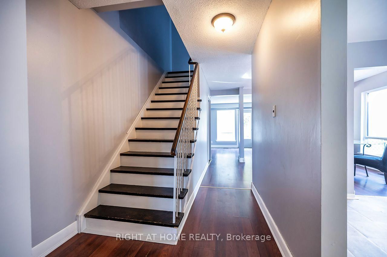 1262 Venus Crescent • Oshawa, ON photo 6