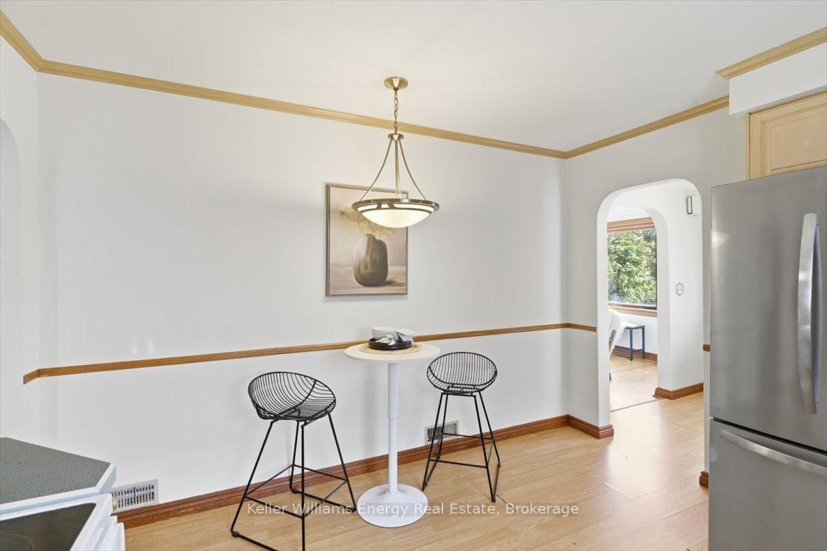 216 College Avenue • Oshawa, ON photo 13
