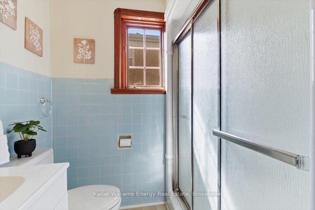 216 College Avenue • Oshawa, ON photo 14