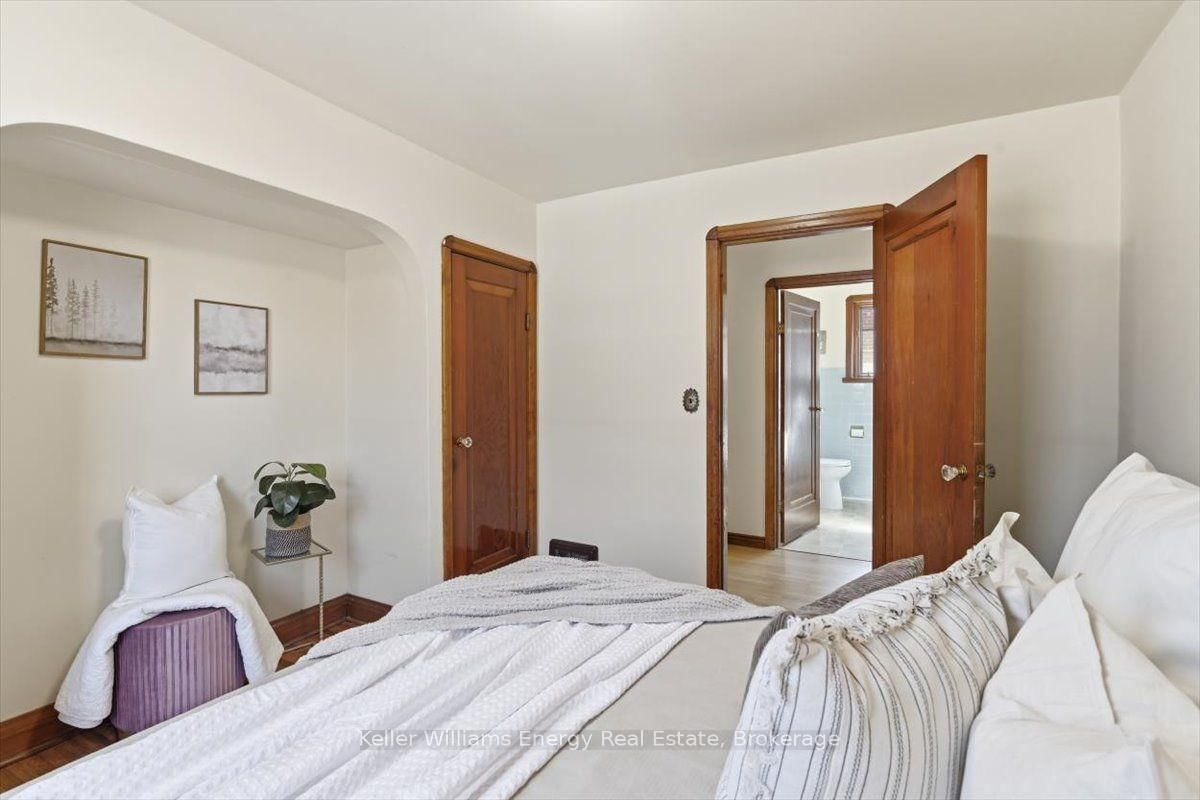 216 College Avenue • Oshawa, ON photo 17