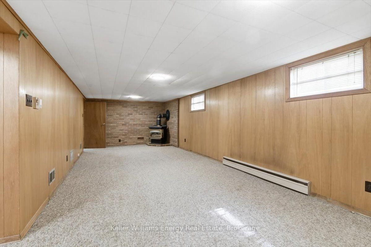 216 College Avenue • Oshawa, ON photo 27