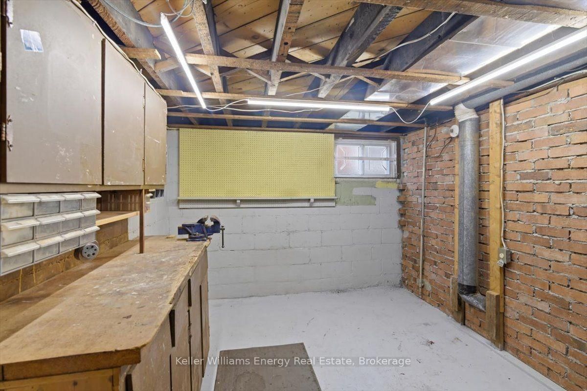 216 College Avenue • Oshawa, ON photo 35