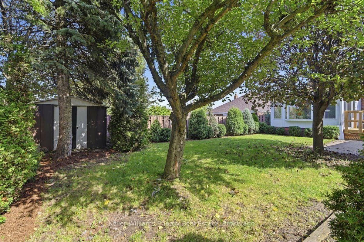 216 College Avenue • Oshawa, ON photo 42