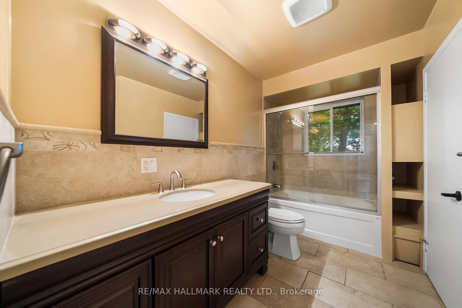 541 Rouge Hills Drive • Toronto, ON photo 14
