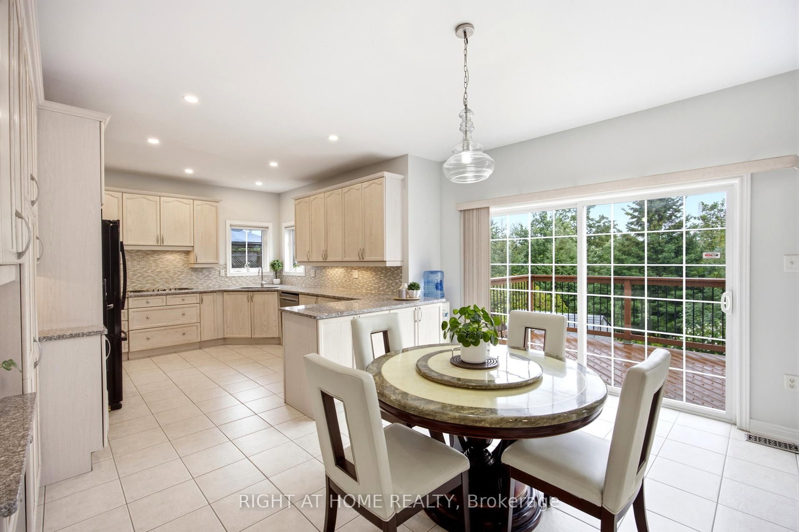 1427 Aldergrove Court • Oshawa, ON photo 11