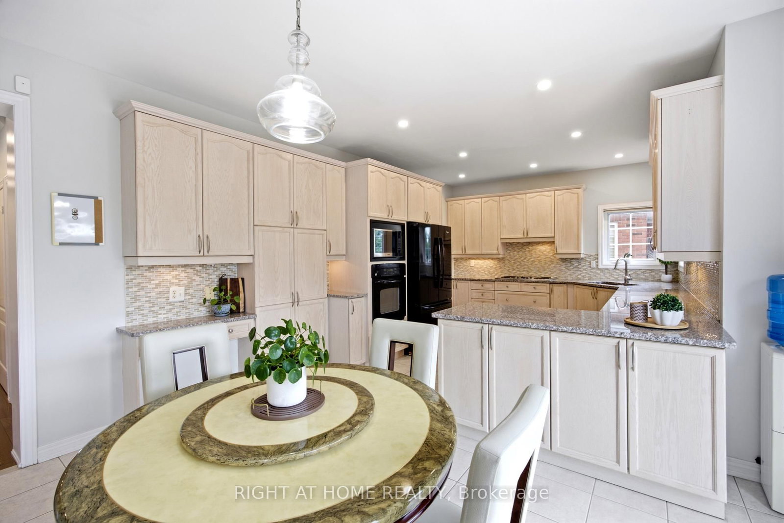 1427 Aldergrove Court • Oshawa, ON photo 12
