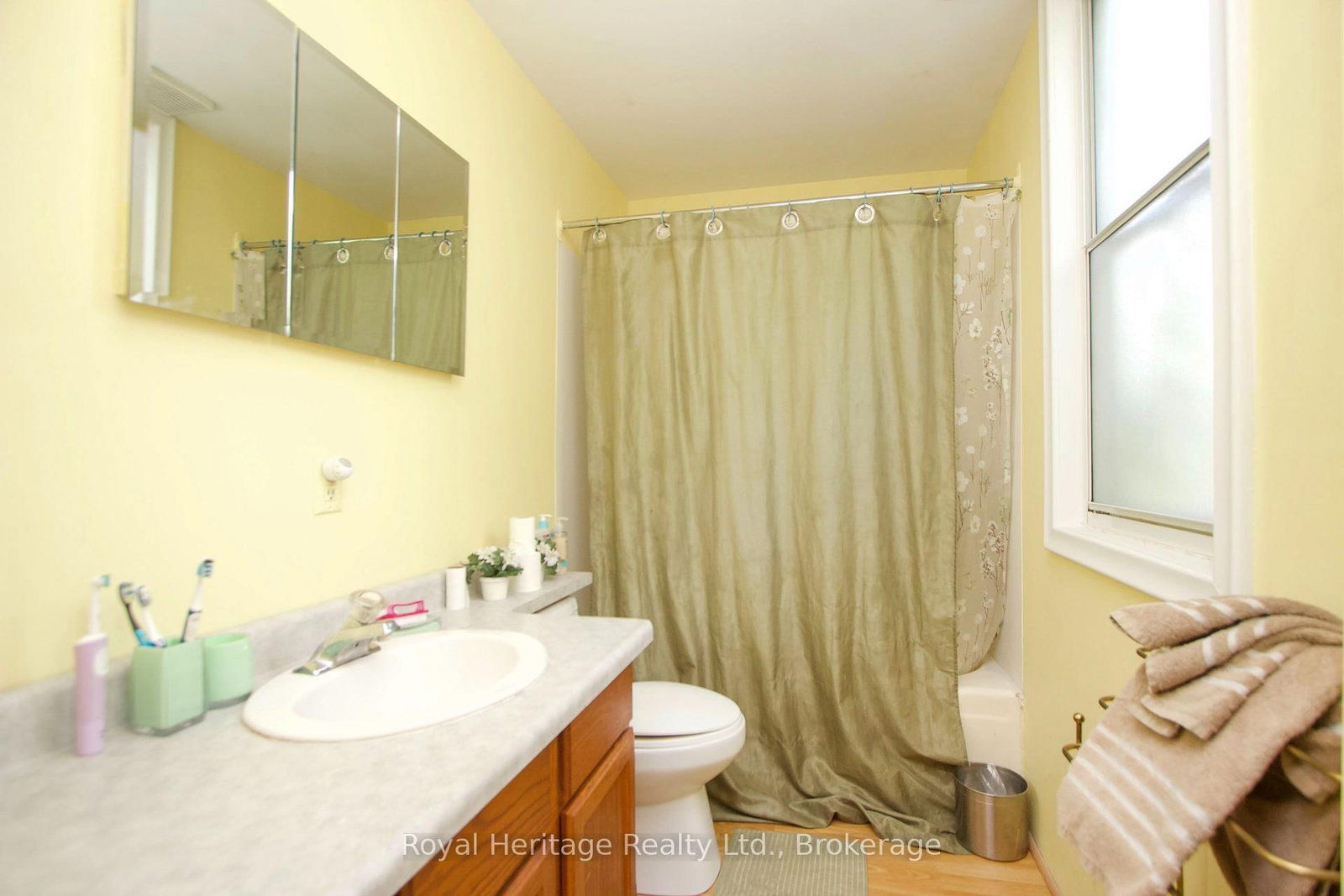 97 Westmount Street • Oshawa, ON photo 12