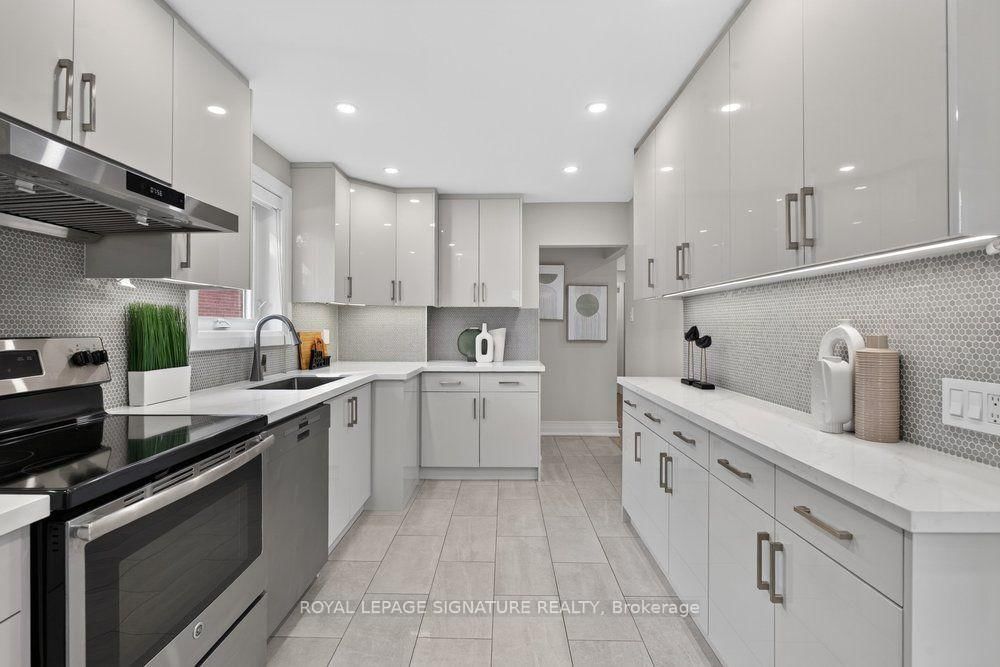 24 Glenshaw Crescent • Toronto, ON photo 14