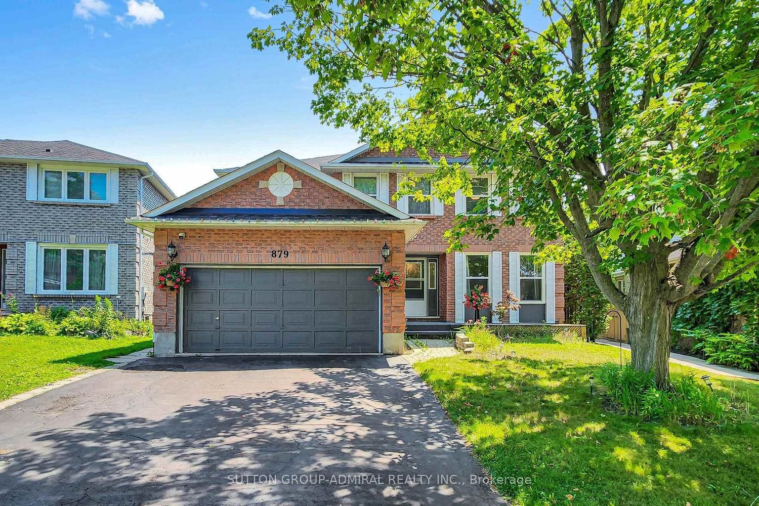 879 Peggoty Circle • Oshawa, ON photo 1