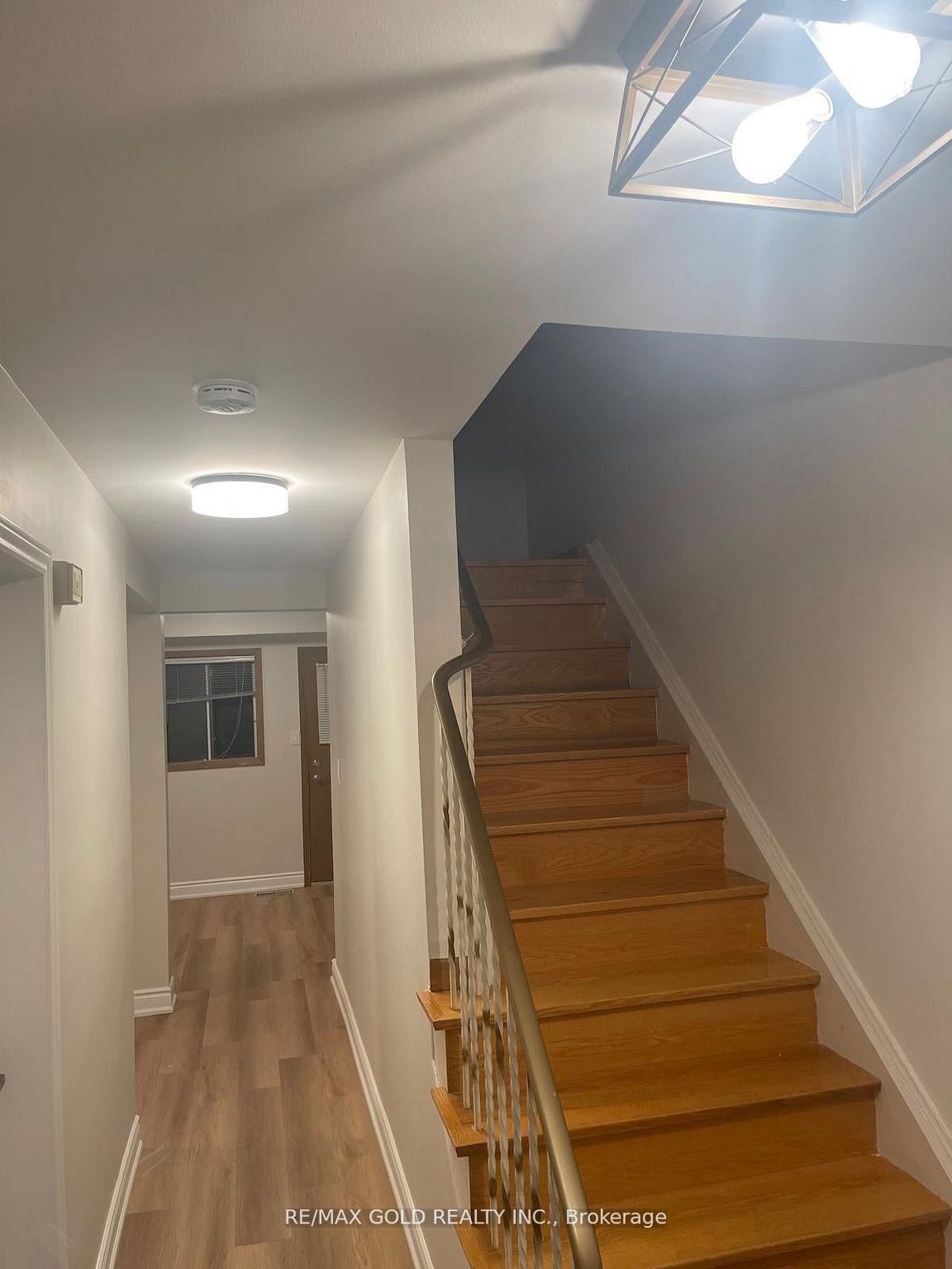 39 Magnolia Avenue • Toronto, ON photo 13