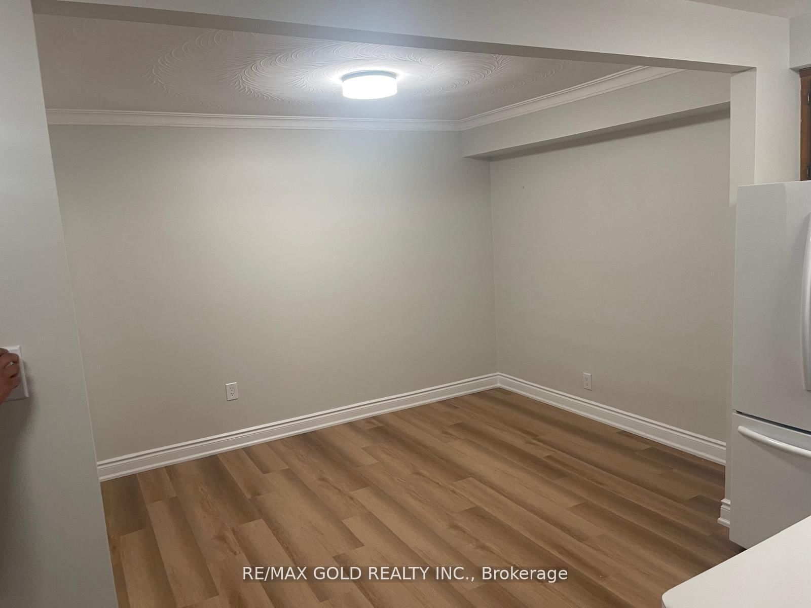 39 Magnolia Avenue • Toronto, ON photo 15