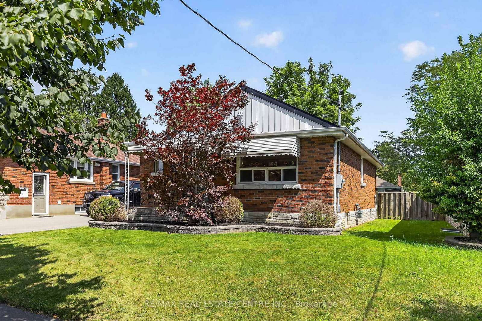 309 Lasalle Avenue • Oshawa, ON photo 3