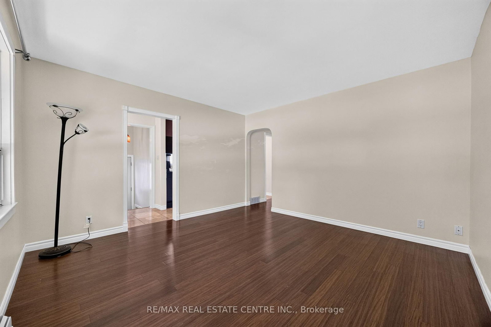 309 Lasalle Avenue • Oshawa, ON photo 8