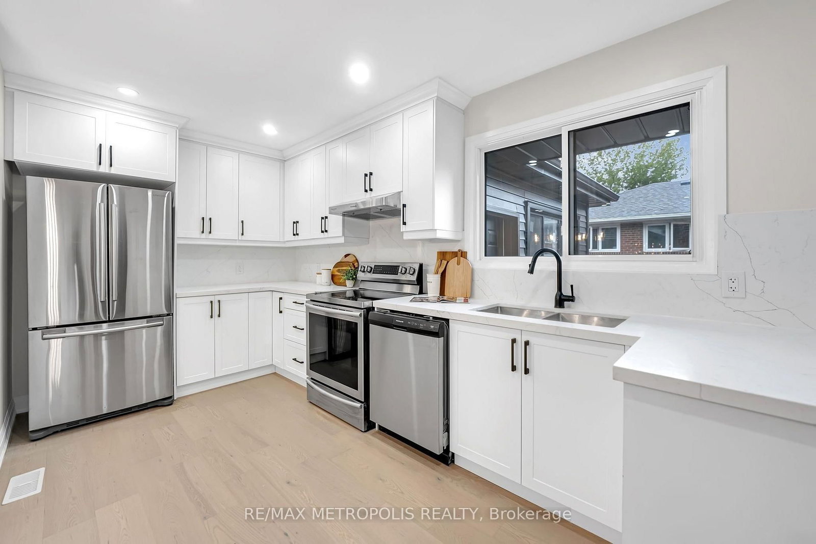 205 Clemence Avenue • Whitby, ON photo 13