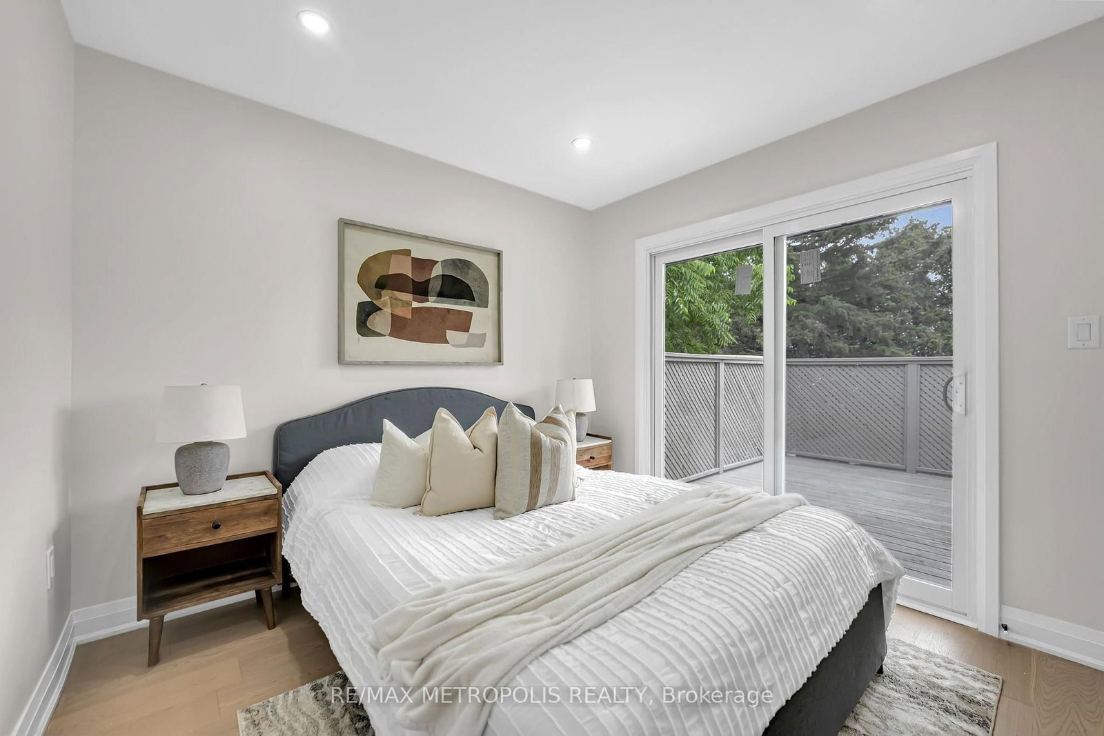 205 Clemence Avenue • Whitby, ON photo 18