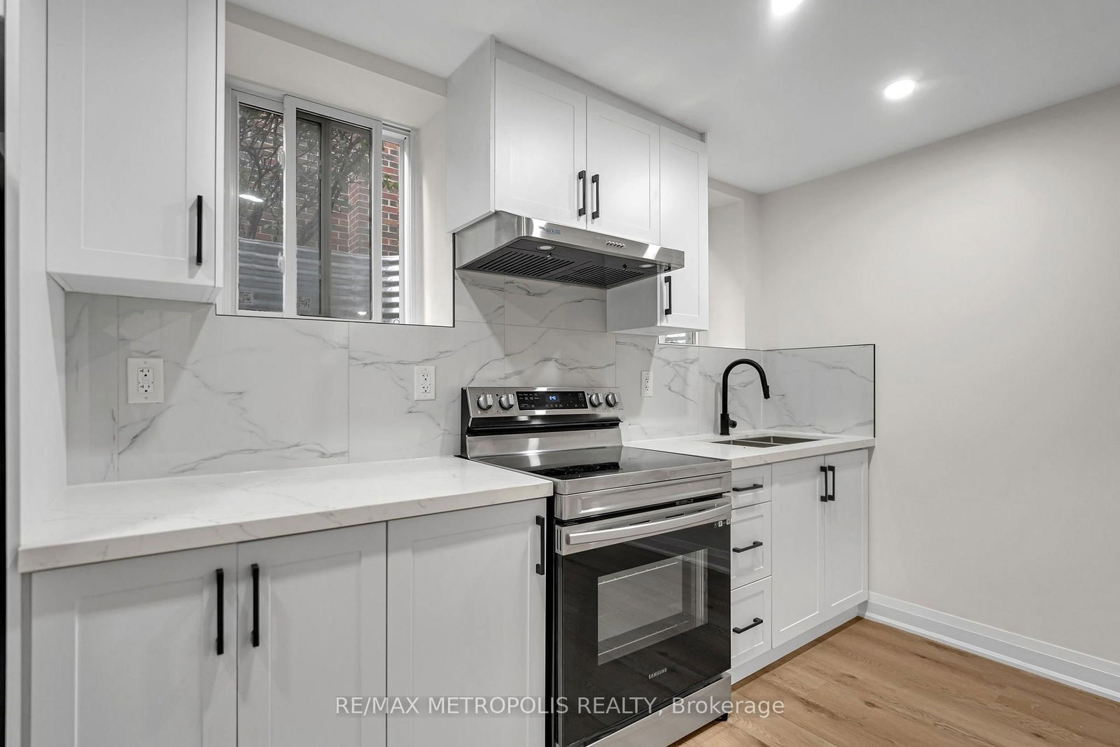 205 Clemence Avenue • Whitby, ON photo 20