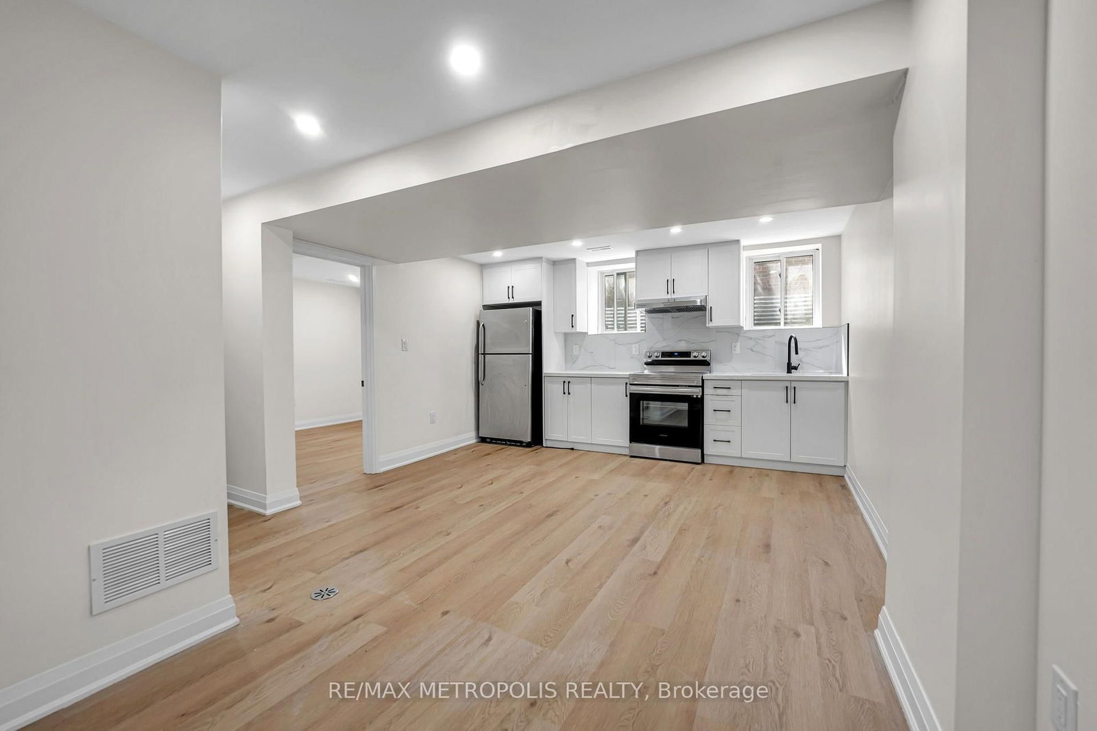 205 Clemence Avenue • Whitby, ON photo 21