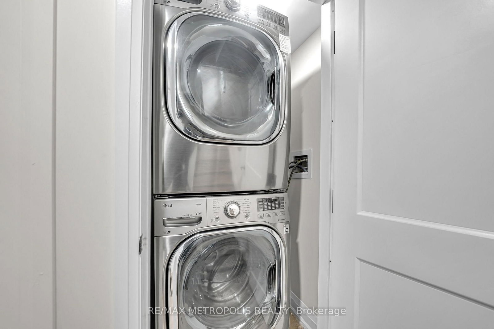 205 Clemence Avenue • Whitby, ON photo 22