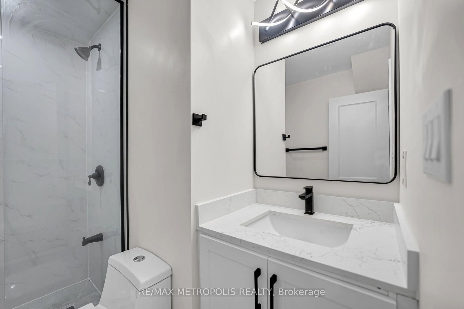 205 Clemence Avenue • Whitby, ON photo 25